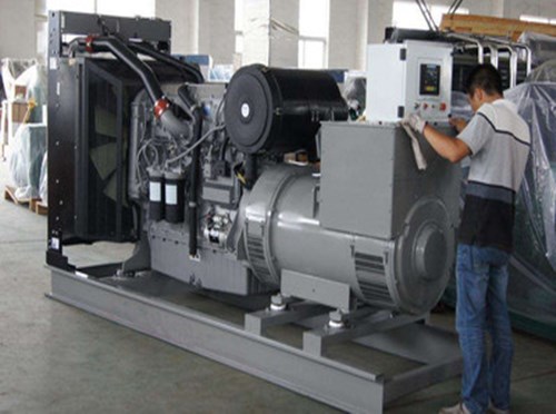 回民柴油发电机空气滤清器堵塞会对发电机组产生哪些影响？