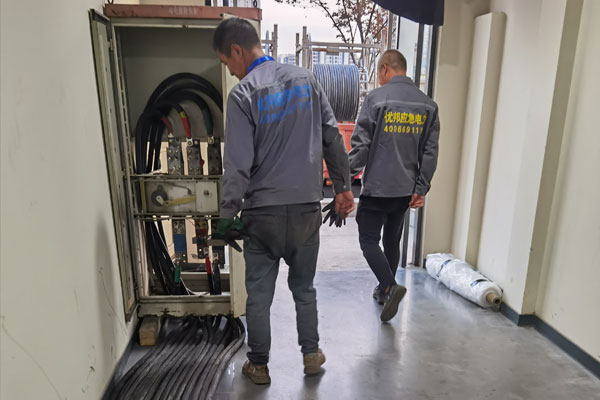 回民柴油发电机组的输出电压调节方式对设备性能有哪些影响？