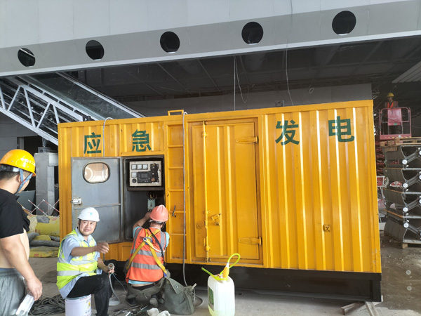 回民怎样判断空气滤清器是否需要更换?