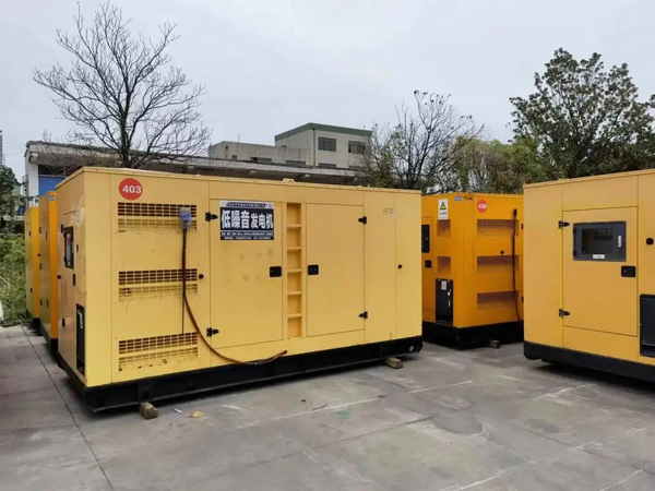 回民如何检查柴油发电机的空气滤清器是否需要更换?